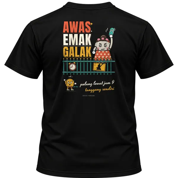 Mockup kaos hitam Kreasi Pandawa tampak belakang, sablon punggung: Awas emak galak, pulang lewat jam 9 tanggung sendiri