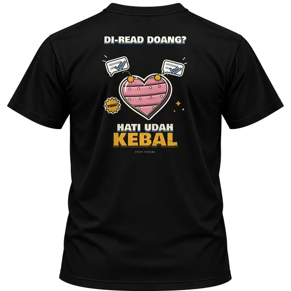 Mockup kaos hitam Kreasi Pandawa tampak belakang, sablon punggung: Di-read doang? Hati udah kebal