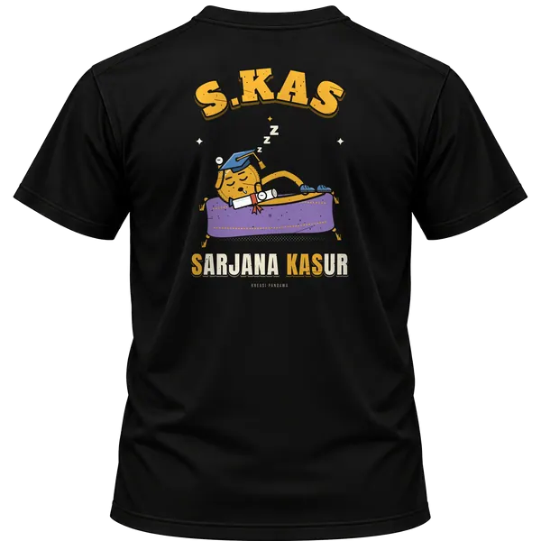 Mockup kaos hitam Kreasi Pandawa tampak belakang, sablon punggung: S.Kas: Sarjana Kasur