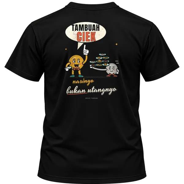 Mockup kaos hitam Kreasi Pandawa tampak belakang, sablon punggung: Tambuah ciek, nasinyo, bukan utangnyo